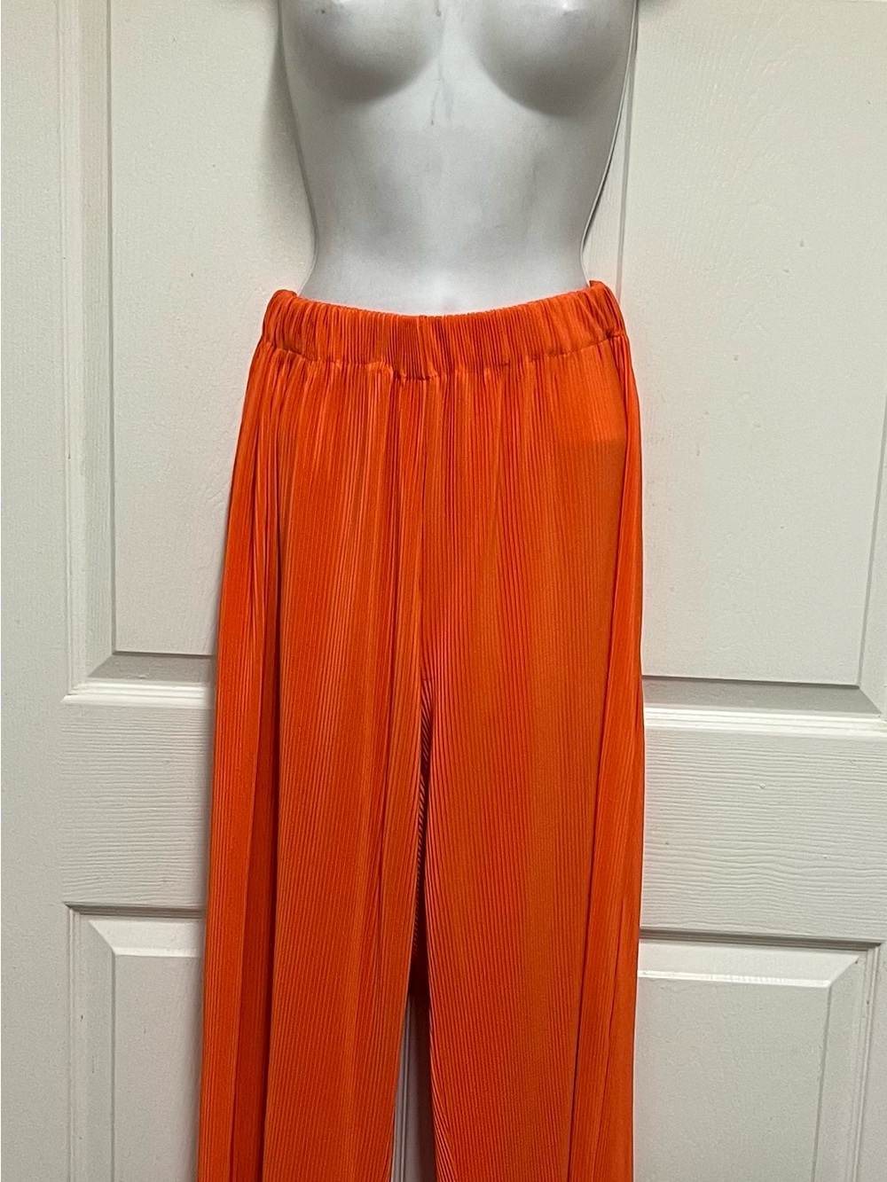 Fashion Nova Orange Two Piece Plisse Pants Set - Picture 5 of 12